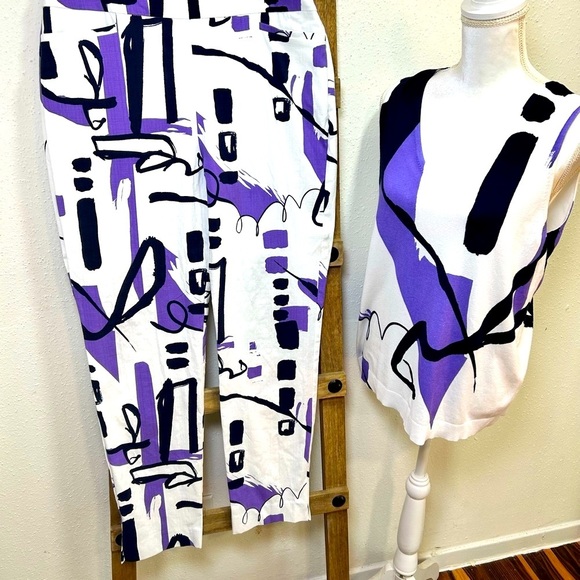 Chico's Abstract Purple and Black Cropped Pants and matching abstract top - Picture 8 of 11